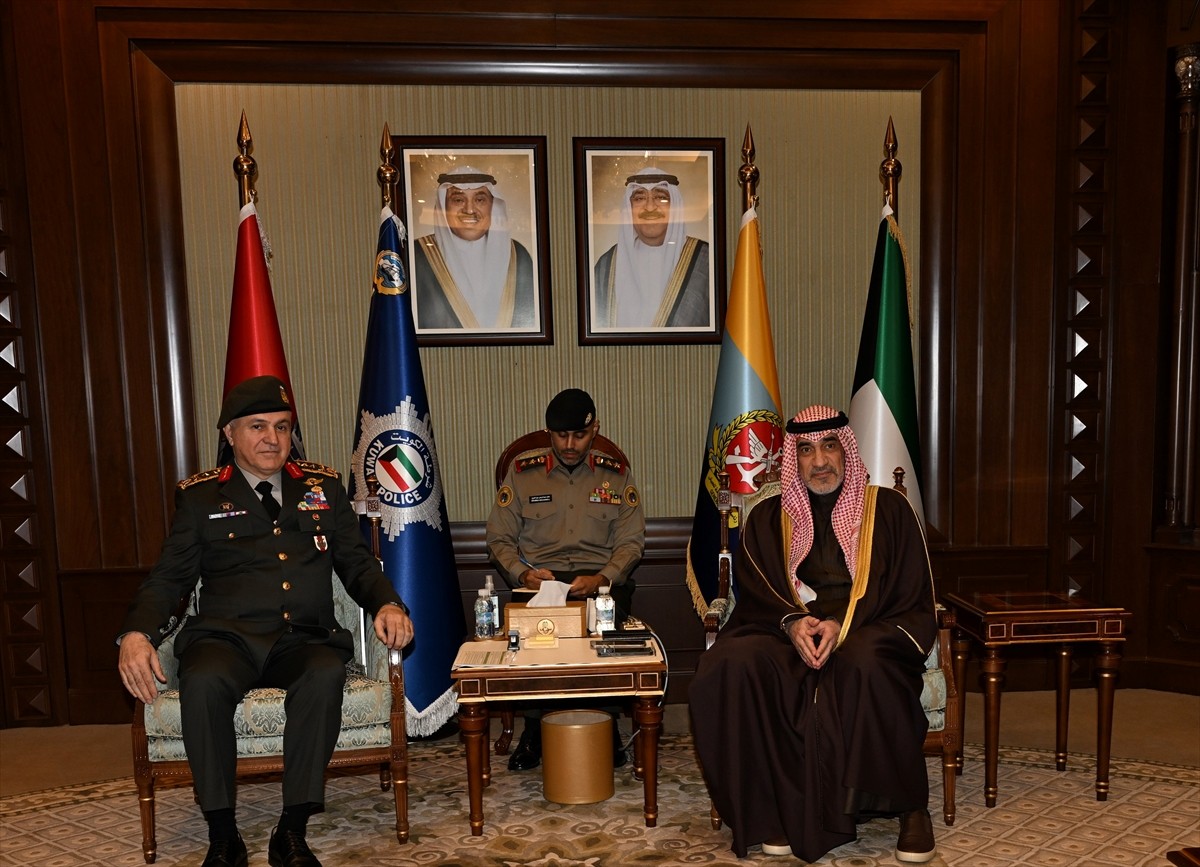 Genelkurmay Başkanı Orgeneral Metin Gürak, resmi ziyaret kapsamında bulunduğu Kuveyt'te...