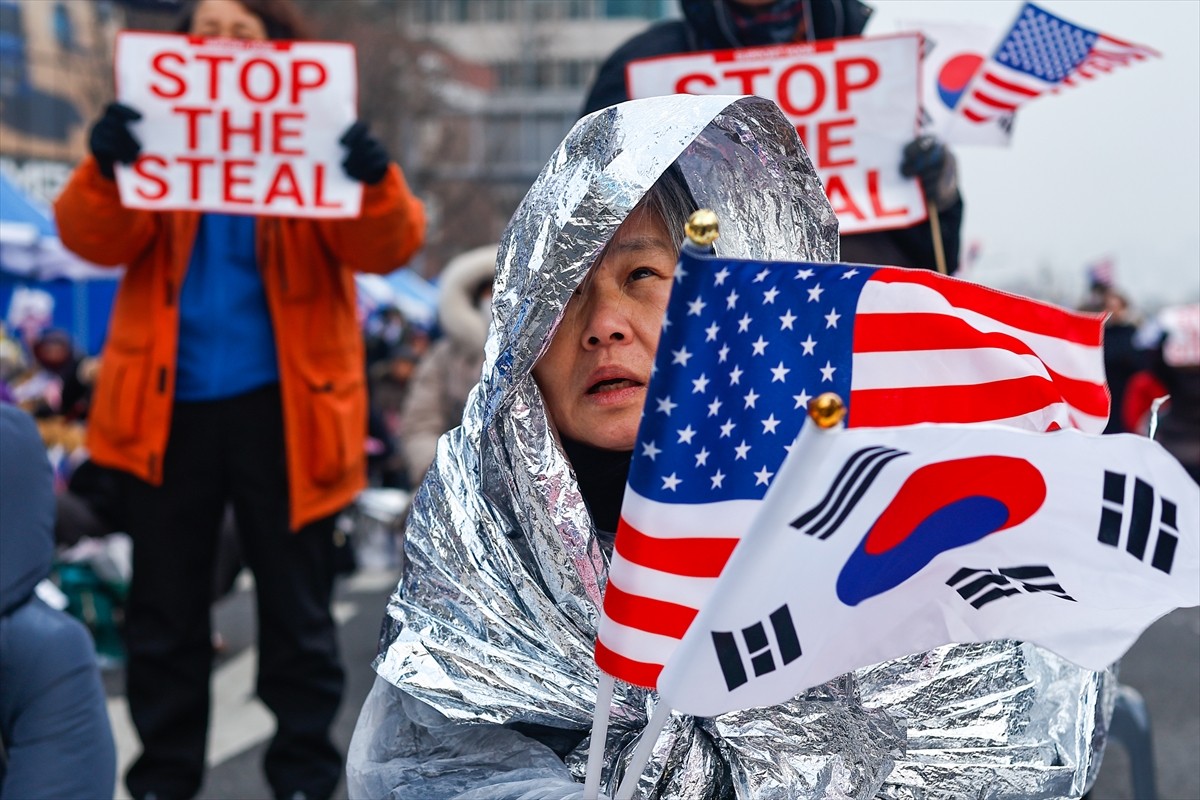 Güney Kore Yolsuzluk Soruşturma Ofisi (CIO), Devlet Başkanlığı görevinden geçici uzaklaştırılan...