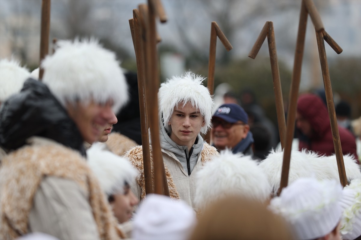 Gürcistan'da 7 Ocak'ta kutlanan Ortodoks Hristiyanların Noel Bayramı kapsamında başkent Tiflis'te...
