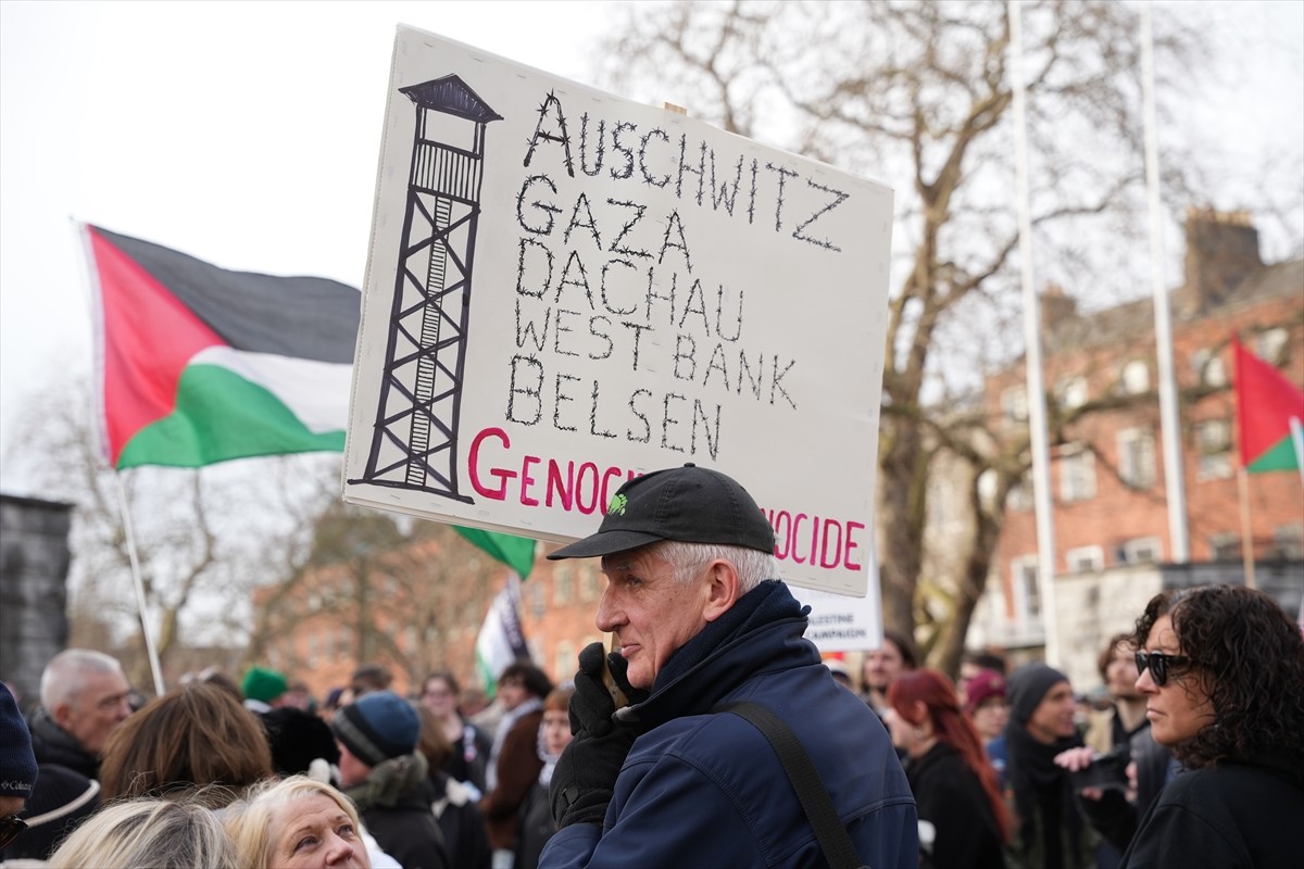 İrlanda'nın başkenti Dublin'de Filistin için yürüyüş yapıldı. Dublin'deki Garden of Remembrance...