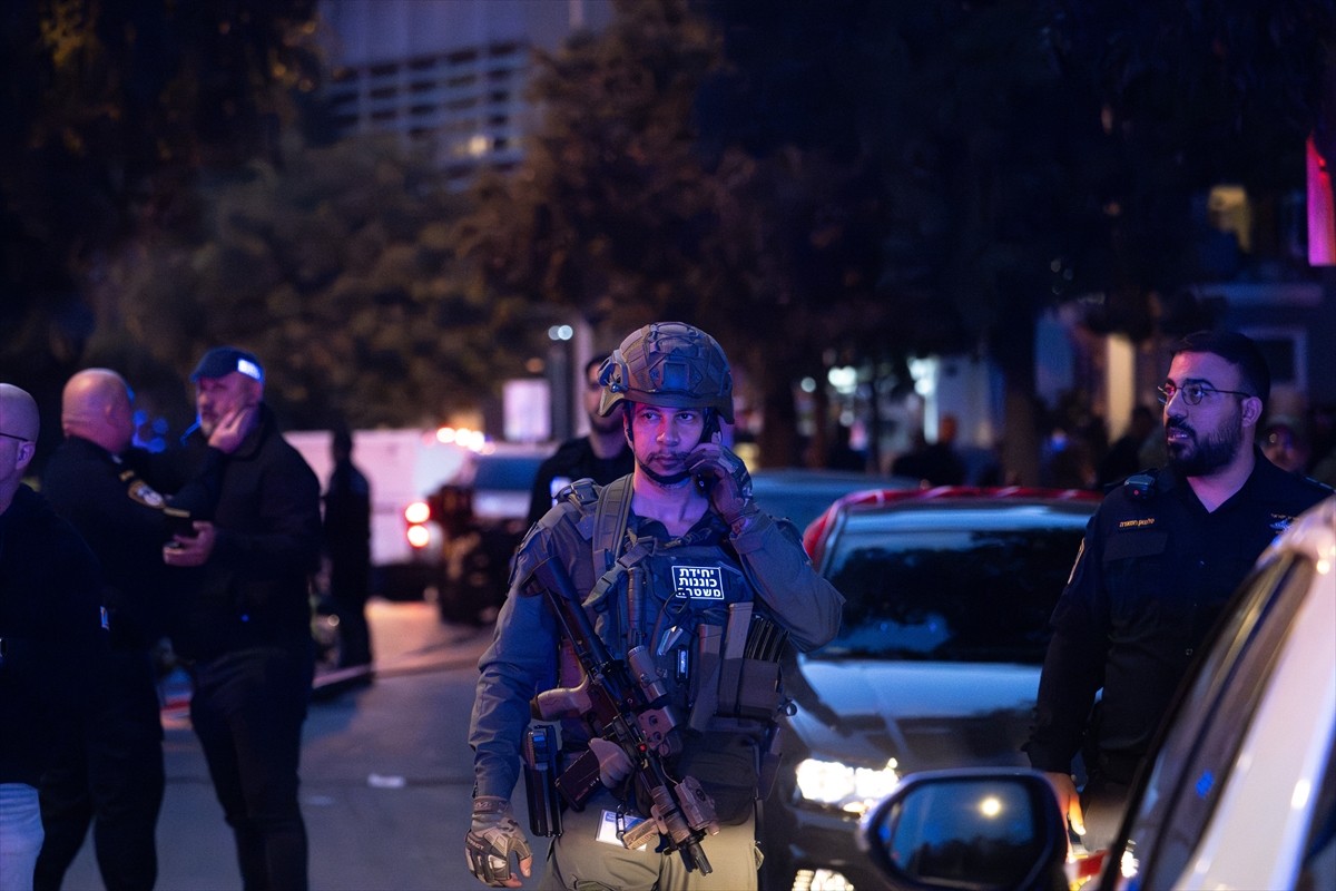 İsrail'in başkenti Tel Aviv'de bir Filistinli, silahlı bir İsraillinin açtığı ateş sonucu hayatını...