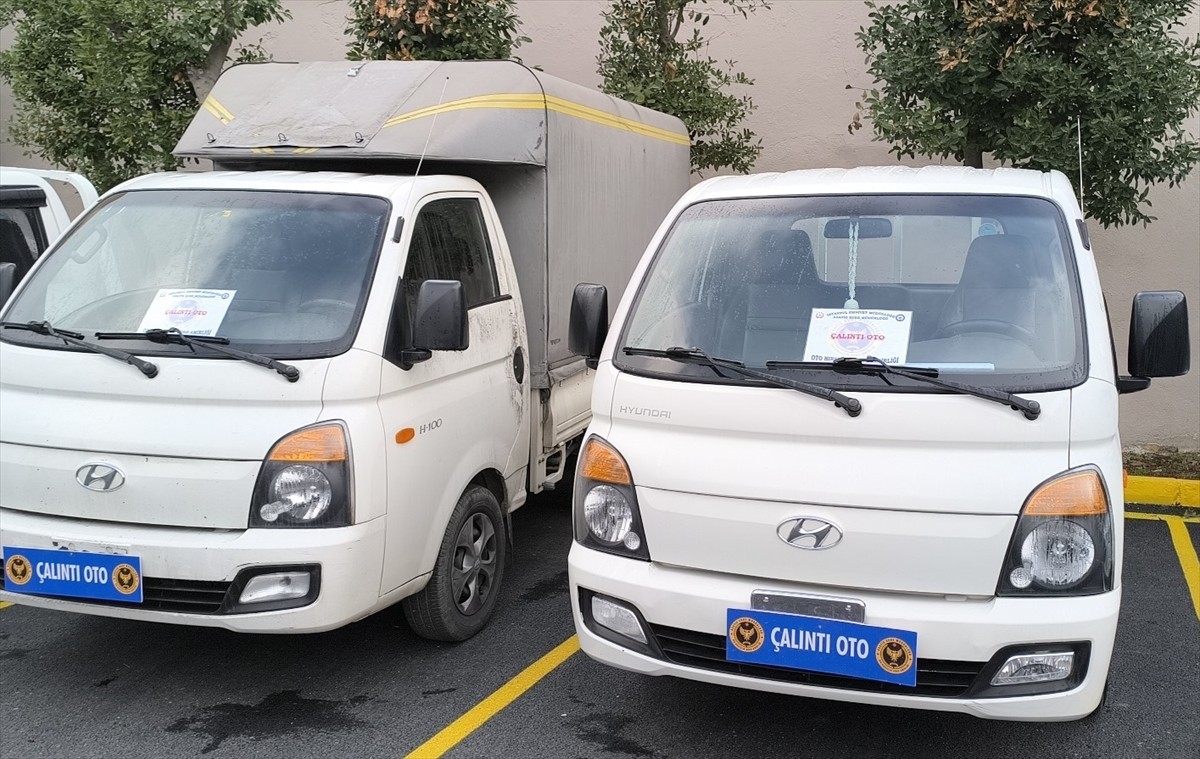İstanbul'da, çaldıkları kamyonetlerin şasi numaralarını farklı araçlarla değiştirdikleri...