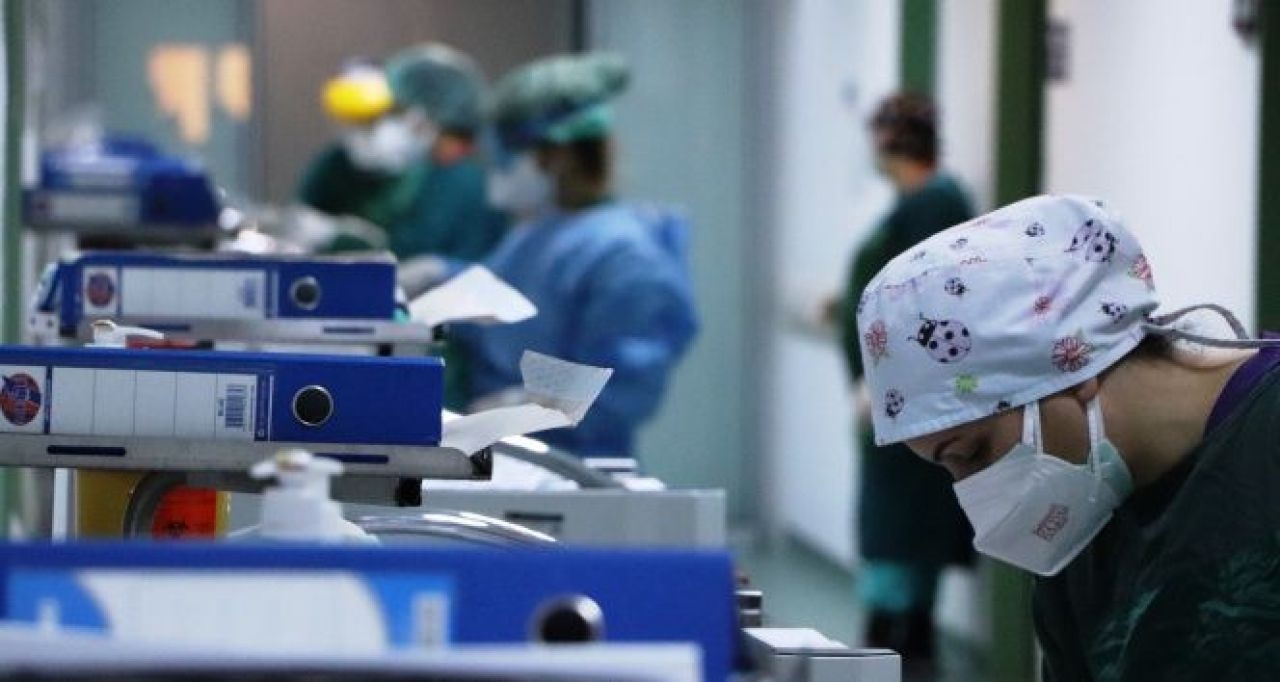 İstanbul, Ankara, İzmir, Antalya'da Sağlık Bakanlığı KPSS'siz personel alacak! 9.000 personel açığı açıklandı