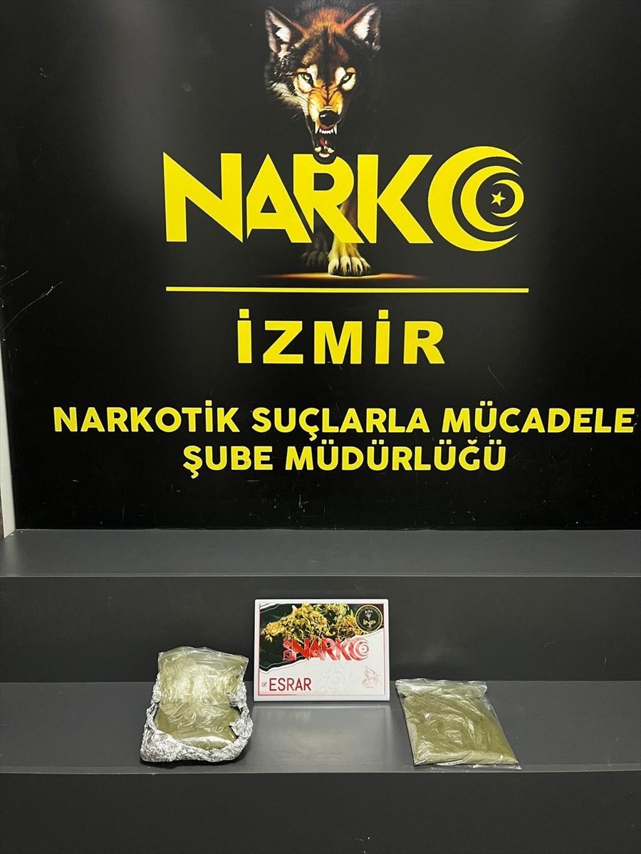 İzmir'de İl Emniyet Müdürlüğü Narkotik Suçlarla Mücadele Şubesi ekiplerince düzenlenen uyuşturucu...