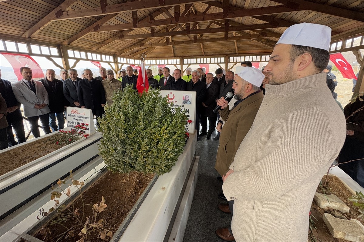 İzmir Adliyesine PKK'lı teröristlerce düzenlenen saldırıyı canı pahasına gösterdiği kahramanlıkla...