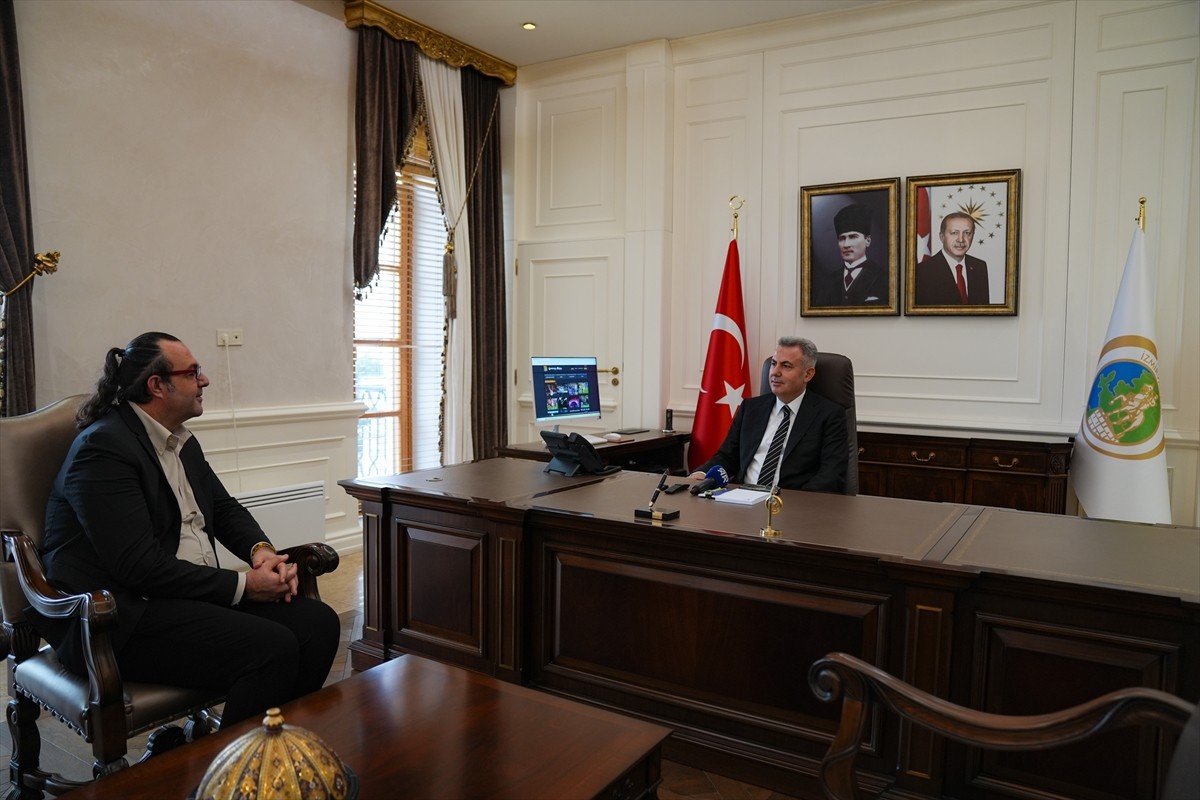 İzmir Valisi Süleyman Elban, Anadolu Ajansının (AA) gözünden 2024'e damga vuran olaylara ait ve...