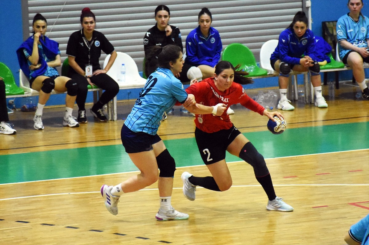 Kadınlar Hentbol Süper Lig 12. haftasında Armada Praxis Yalıkavak ile Ortahisar Belediyespor...