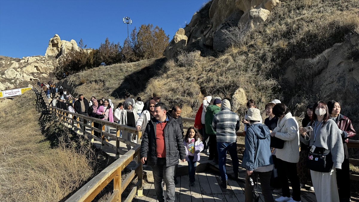 Kapadokya'da 2024'te konaklayan yerli ve yabancı turist sayısı önceki yıla göre yüzde 13,5 artarak...
