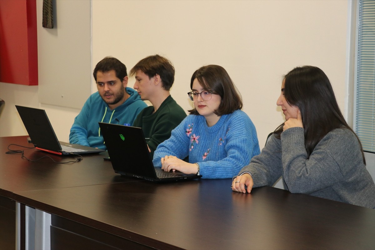 Karabük Üniversitesi öğrencileri, sağlık, sosyal, güvenlik ve enerji alanlarında yapay zeka...