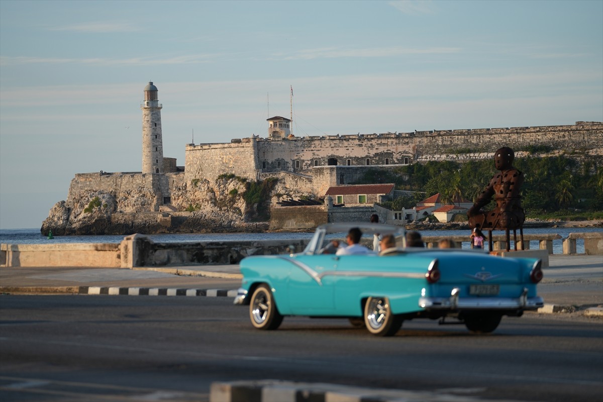 Karayipler'de yer alan ada ülkesi Küba, doğal güzellikleri, nostaljik şehirleri ve sağlık...