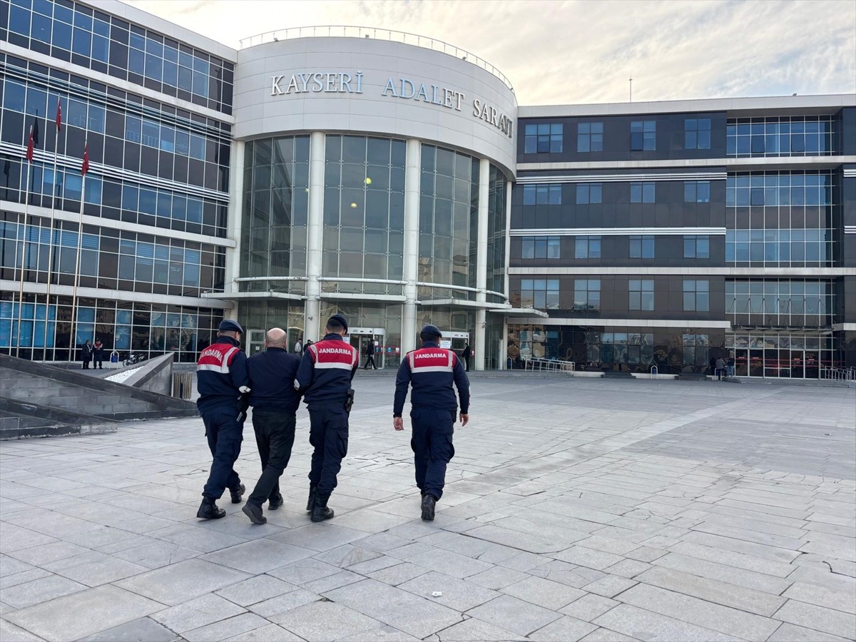 Kayseri'de uyuşturucu ticaretinden hakkında 61 yıl 10 ay 14 gün kesinleşmiş hapis cezası bulunan...