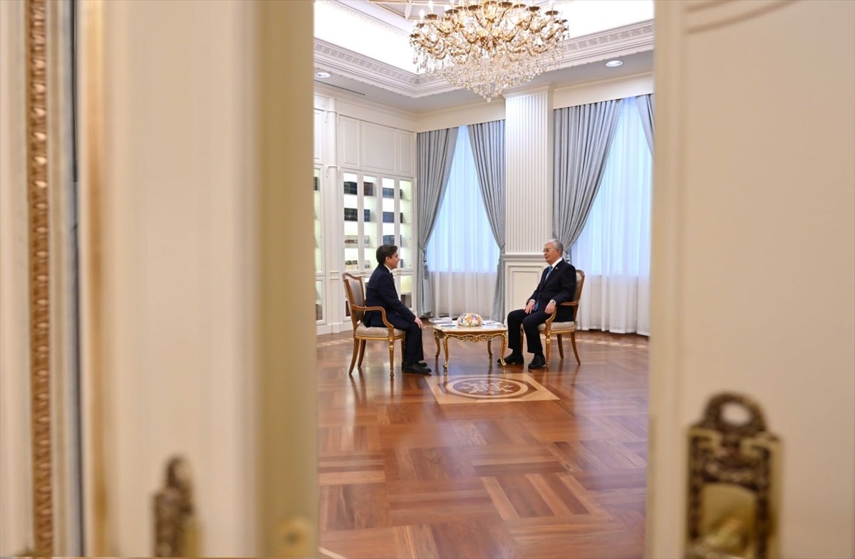 Kazakistan Cumhurbaşkanı Kasım Cömert Tokayev, Kazakistan'ın "Ana Tili" gazetesine "Amaç ekonomiyi...