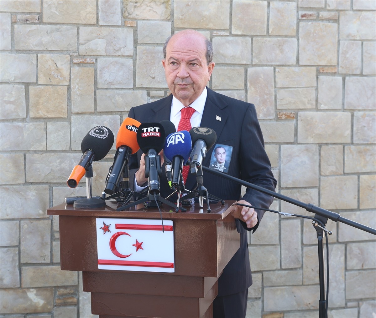 Kıbrıs Türk halkının özgürlük mücadelesi lideri Dr. Fazıl Küçük, 41'inci ölüm yıl dönümünde mezarı...