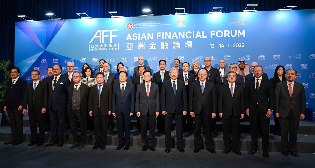 Kırgızistan Bakanlar Kurulu Başkanı Adılbek Kasımaliyev, Kırgız şirketlerinin küresel pazara...