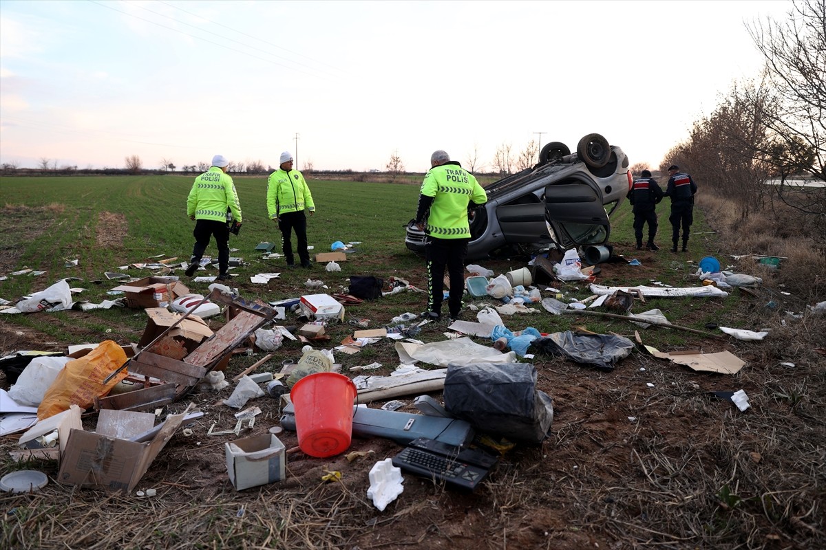 Kırklareli'nde otomobilin tarlaya devrilmesi sonucu sürücü hayatını kaybetti. Bölgeye sağlık...