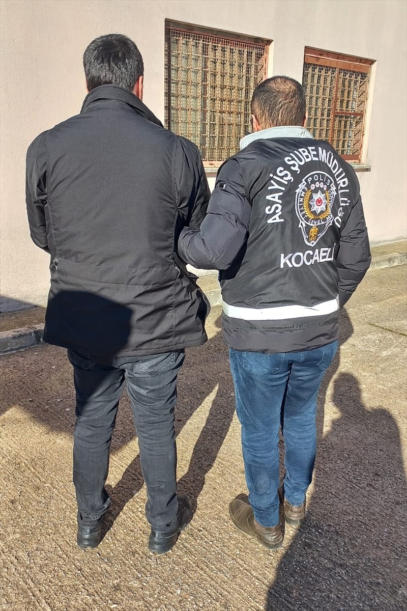 Kocaeli'de haklarında çeşitli suçlardan kesinleşmiş hapis cezası bulunan 3 hükümlü...