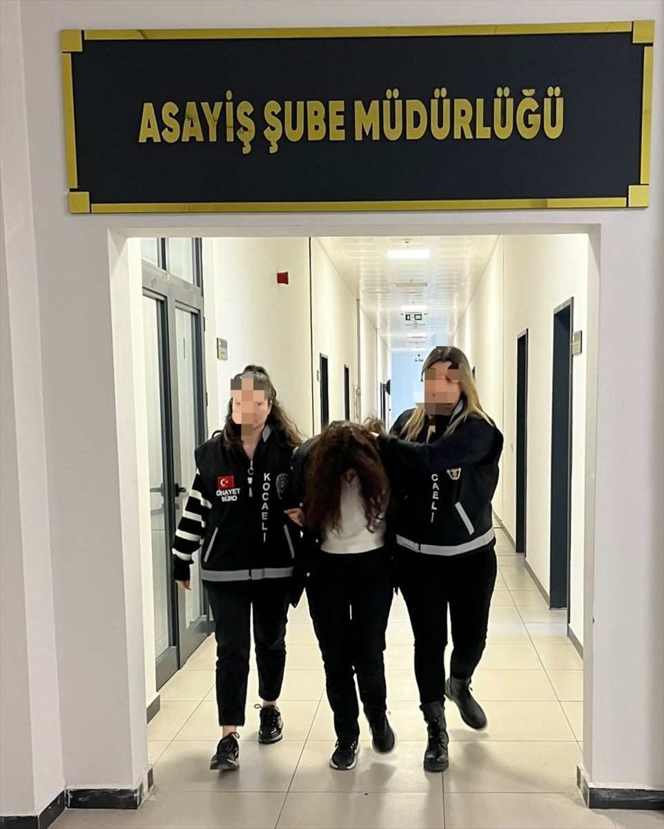 Kocaeli'nin İzmit ilçesinde bir kadın, kocasını tabancayla öldürdü. Gözaltına alınan A.D....