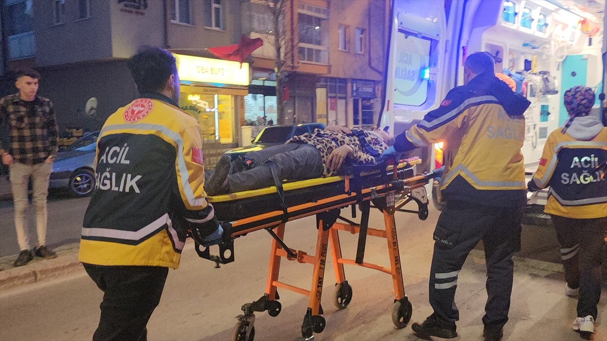 Konya'nın Seydişehir ilçesinde, tartıştığı eşi elinde bıçakla sığındığı eve gelip kapıyı kırmaya...