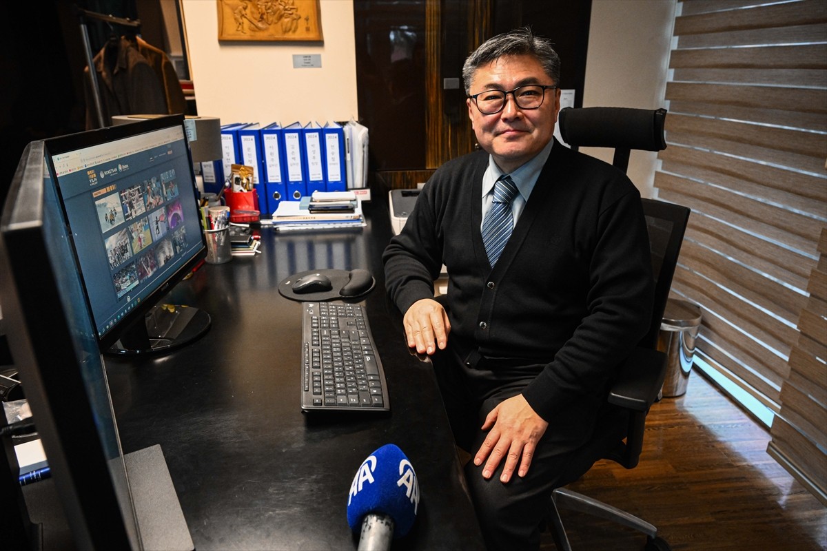 Kore Kültür Merkezi Genel Müdürü Seungchul Jeon, Anadolu Ajansının (AA) "Yılın Kareleri"...