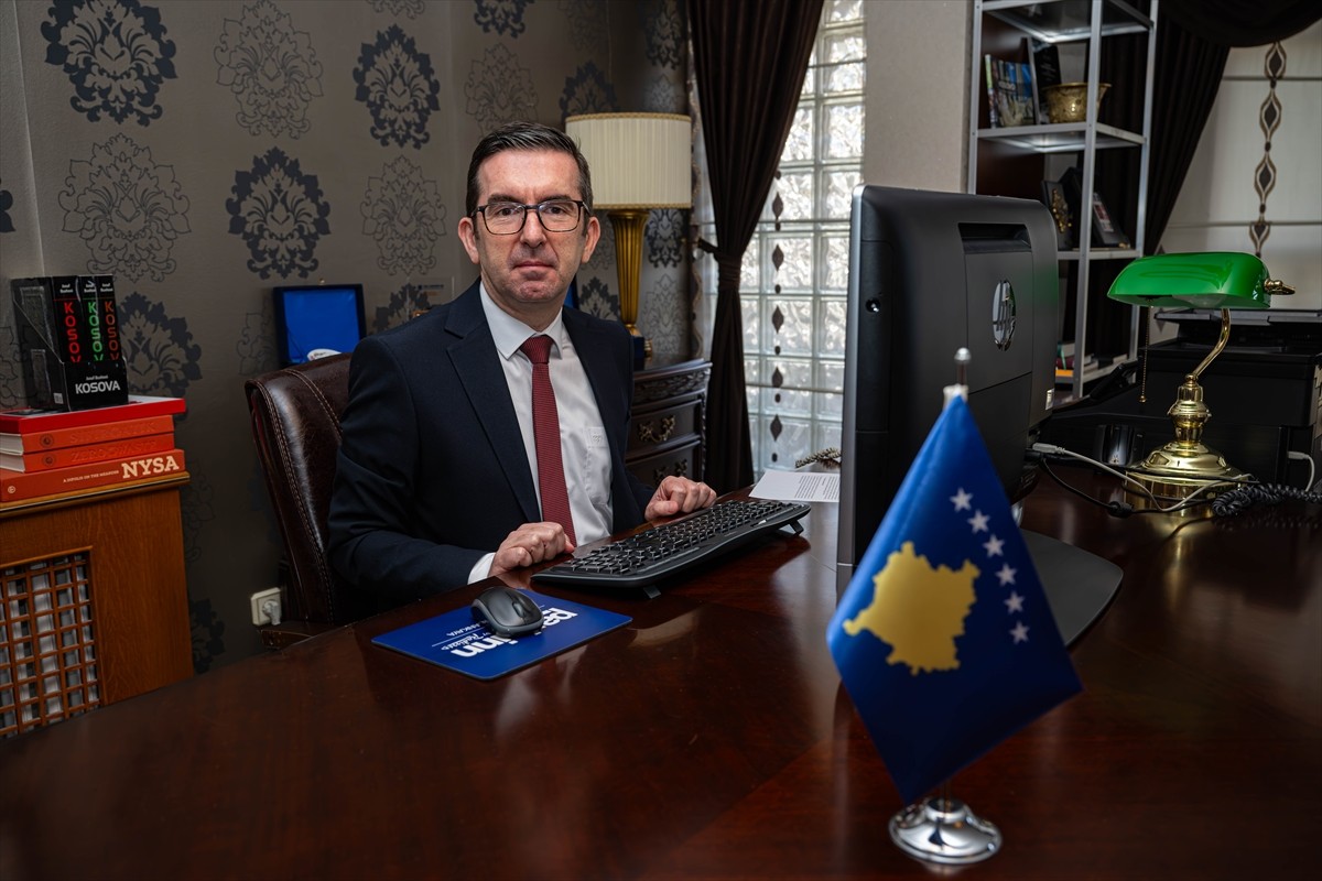 Kosova'nın Ankara Büyükelçisi Agon Vrenezi, Anadolu Ajansının (AA) "Yılın Kareleri" oylamasına...