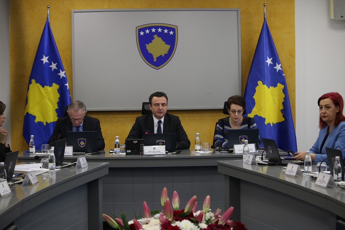 Kosova hükümeti, Gazze'ye 500 bin avro insani yardım yapma kararı aldı. Kosova hükümetinin kabine...