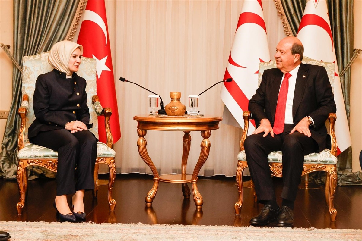 Kuzey Kıbrıs Türk Cumhuriyeti (KKTC) Cumhurbaşkanı Ersin Tatar, Aile ve Sosyal Hizmetler Bakanı...