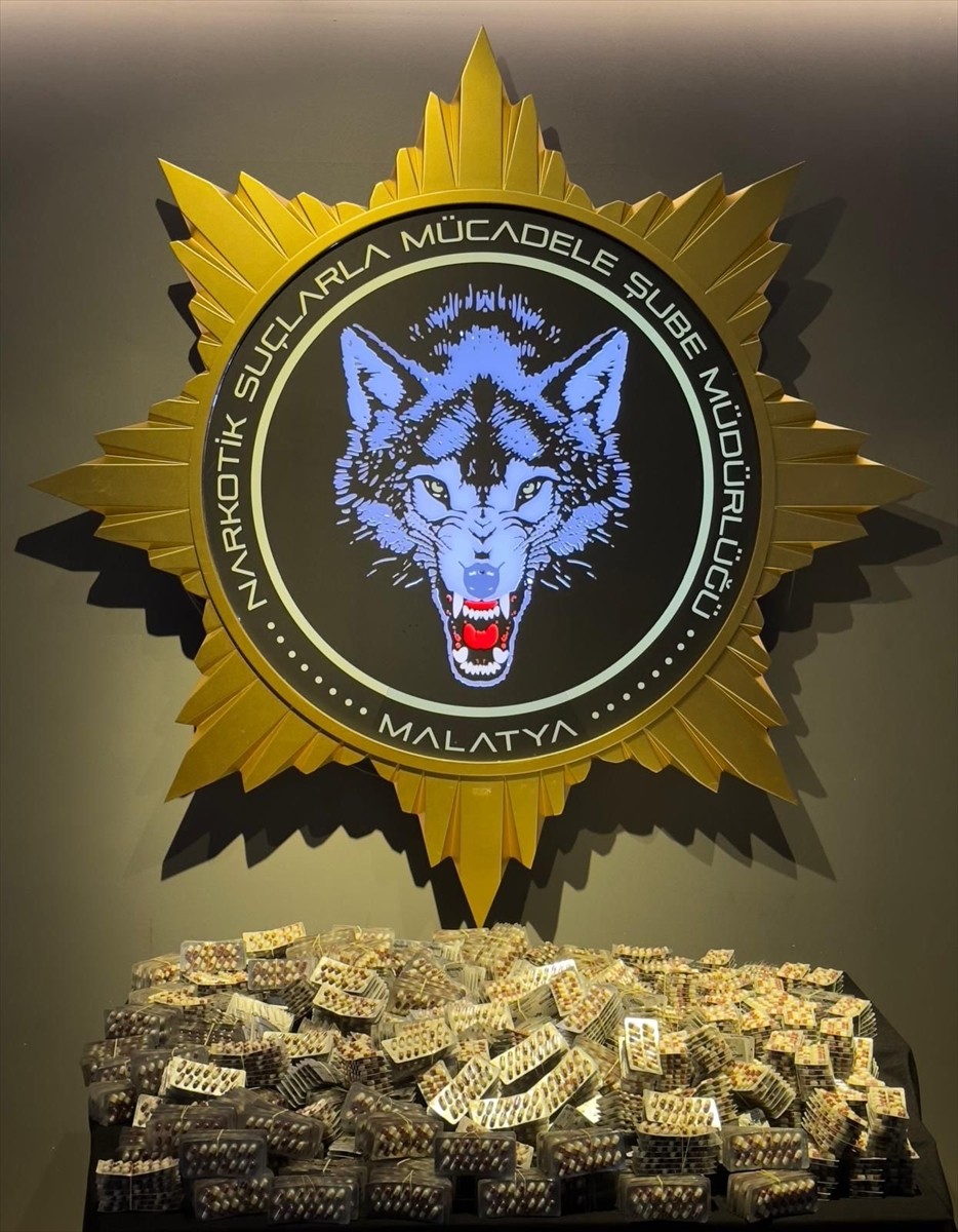 Malatya'da 24 bin 178 sentetik ecza hap ele geçirildi, 3 şüpheli gözaltına alındı.