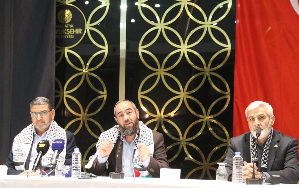 Malatya'da "Gazze Direnişi ve Kudüs" paneli düzenlendi. Hamas'ın yöneticilerinden Sami Ebu Zuhri...