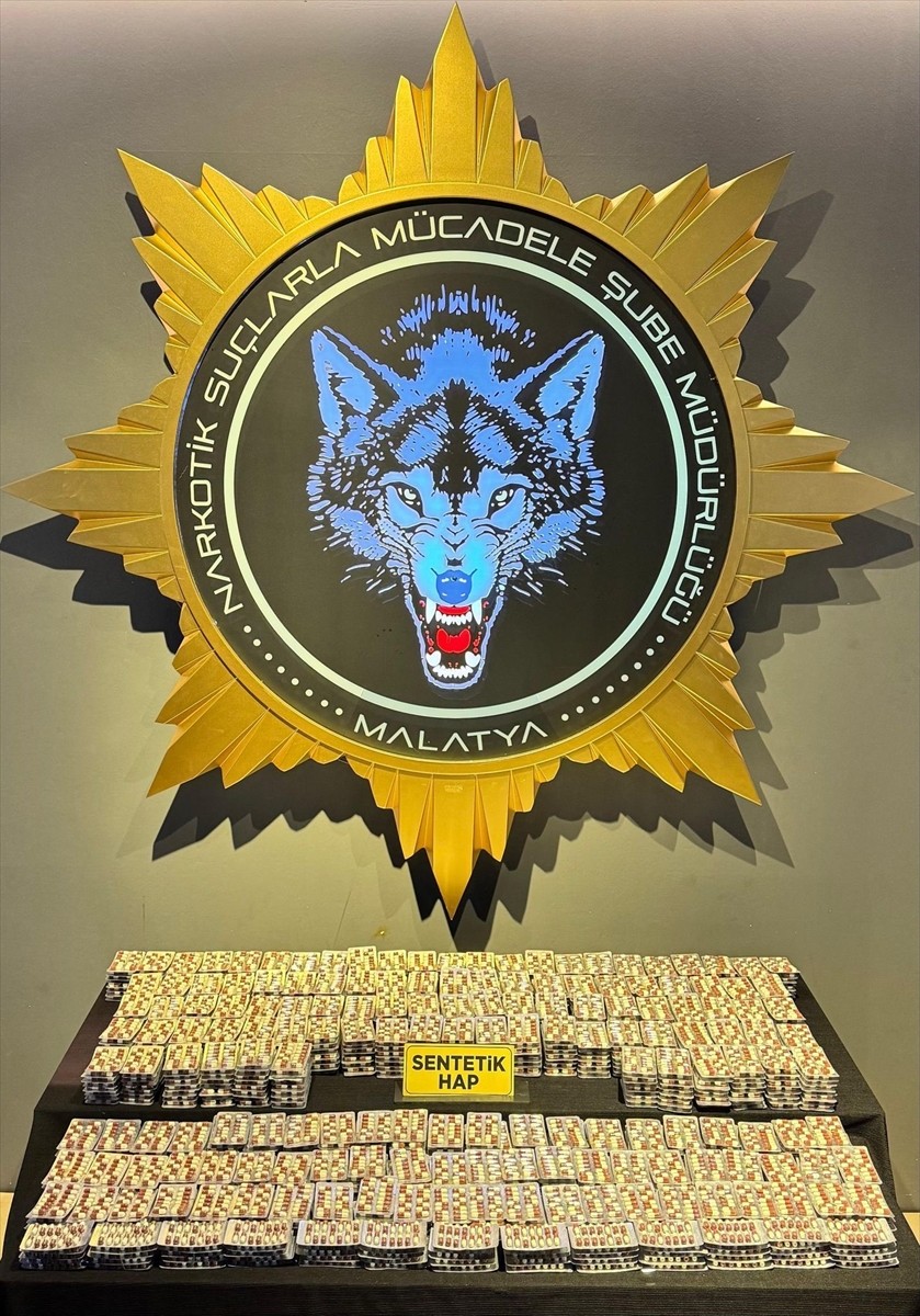 Malatya'da uyuşturucu kaçakçılığı yaptıkları ileri sürülen 4 zanlı tutuklandı. Operasyonda 16 bin...