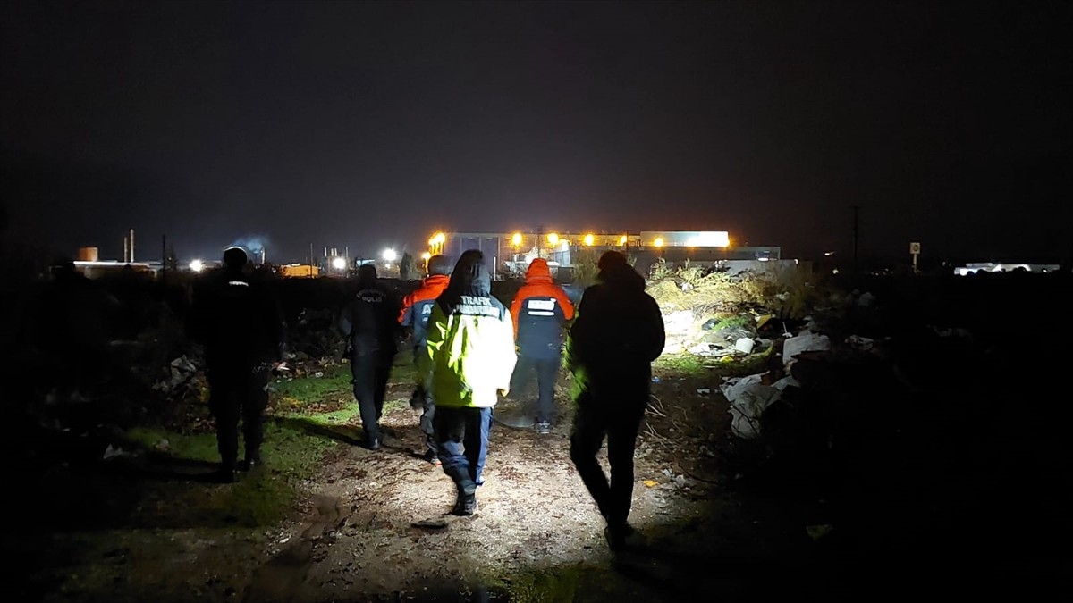 Manisa'nın Akhisar ilçesinde 2 gündür kayıp olarak aranan Alzheimer hastası Şerif Kocahasan'ın...