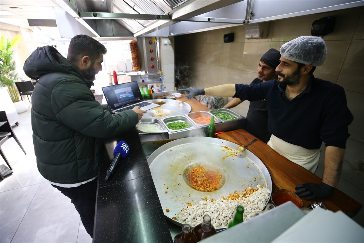 Mersin'de tantuni ustaları, Anadolu Ajansının (AA) gözünden 2024'e damga vuran olaylara ait ve...