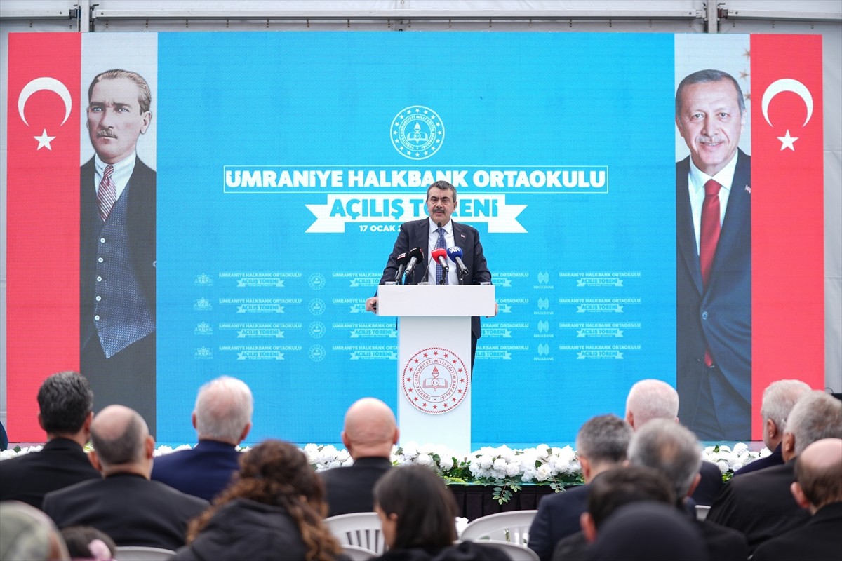 Milli Eğitim Bakanı Yusuf Tekin, Atakent Mahallesi'nde yaptırılan Ümraniye Halkbank Ortaokulu...