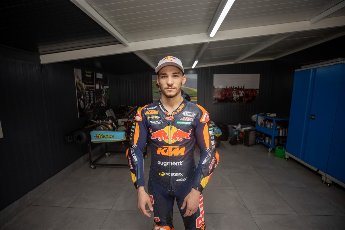 Moto2 Dünya Şampiyonası'nda mücadele eden milli motosikletçi Deniz Öncü, yenilenen motoruyla...