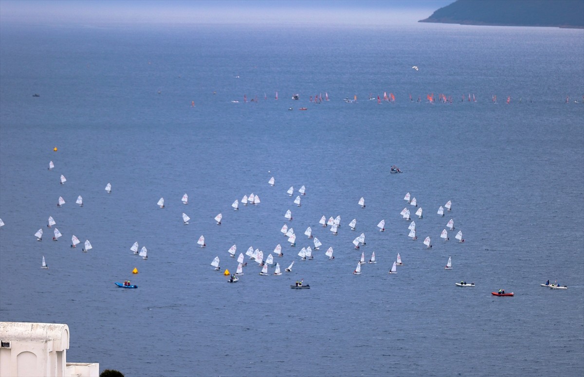 Muğla'nın Bodrum ilçesinde 4. Uluslararası Mandalina Kupası Yelken Yarışları başladı. İçmeler...