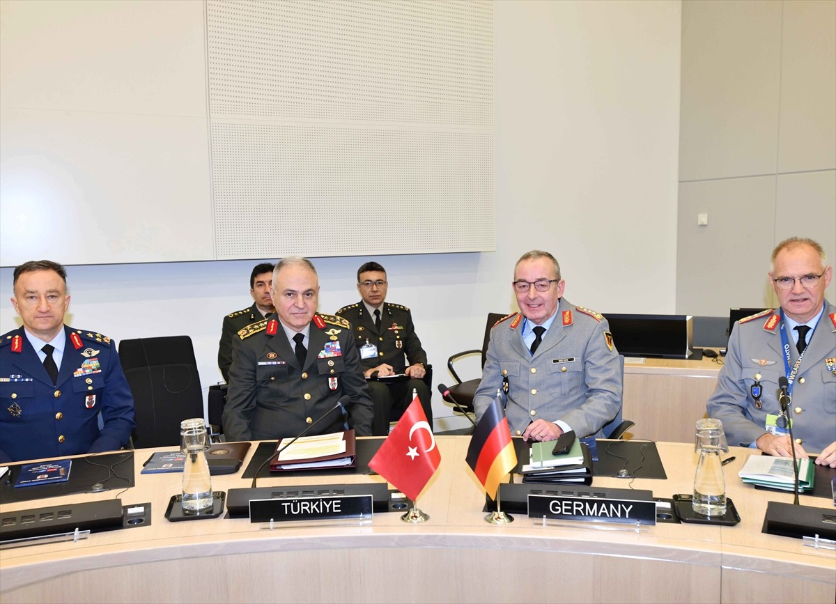 NATO Askeri Komite Toplantısı'na katılmak için Belçika'da bulunan Genelkurmay Başkanı Orgeneral...