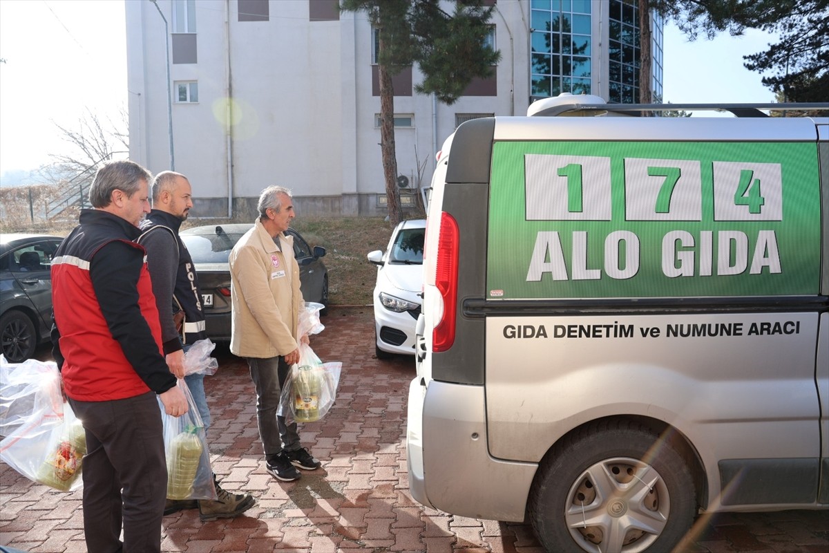 Nevşehir'de, 5 bin 370 litre sahte zeytinyağı ele geçirildi, gözaltına alınan şüpheli...