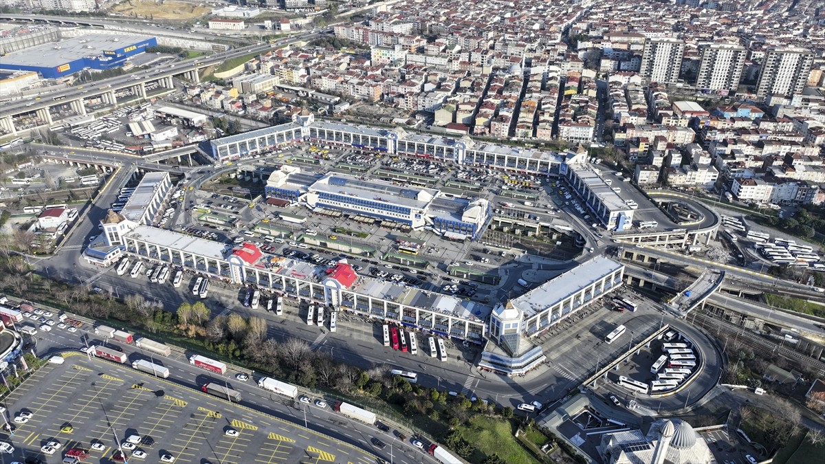 Okullarda yarıyıl tatilinin başlamasıyla Büyük İstanbul Otogarı'nda hareketlilik arttı. İki hafta...