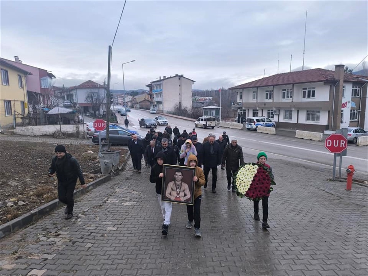  Olimpiyat ve dünya şampiyonu milli güreşçi Hamit Kaplan, Amasya'nın Hamamözü ilçesindeki kabri...