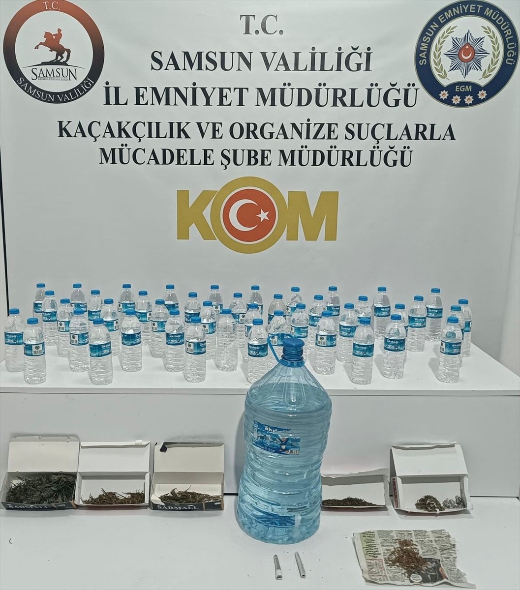 Samsun'da düzenlenen operasyonda sahte içki üreten kişi gözaltına alındı. Ekipler, zanlının evinde...