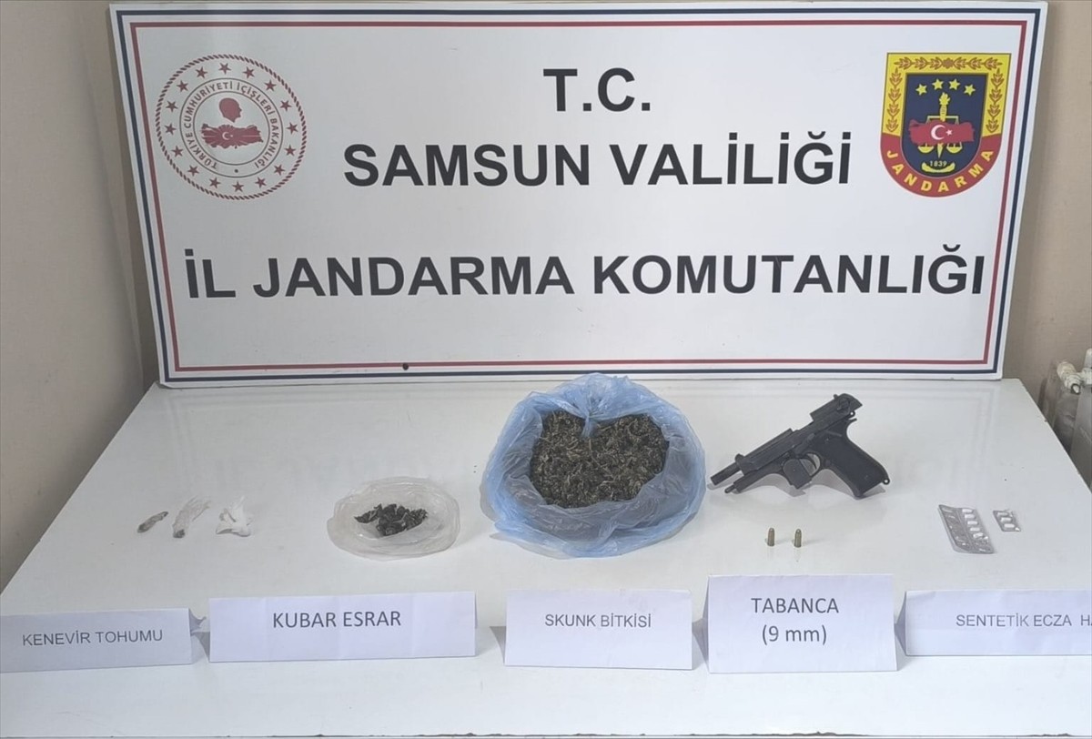 Samsun'da düzenlenen uyuşturucu operasyonunda 2 şüpheli gözaltına alındı. Çarşamba ilçesinde...