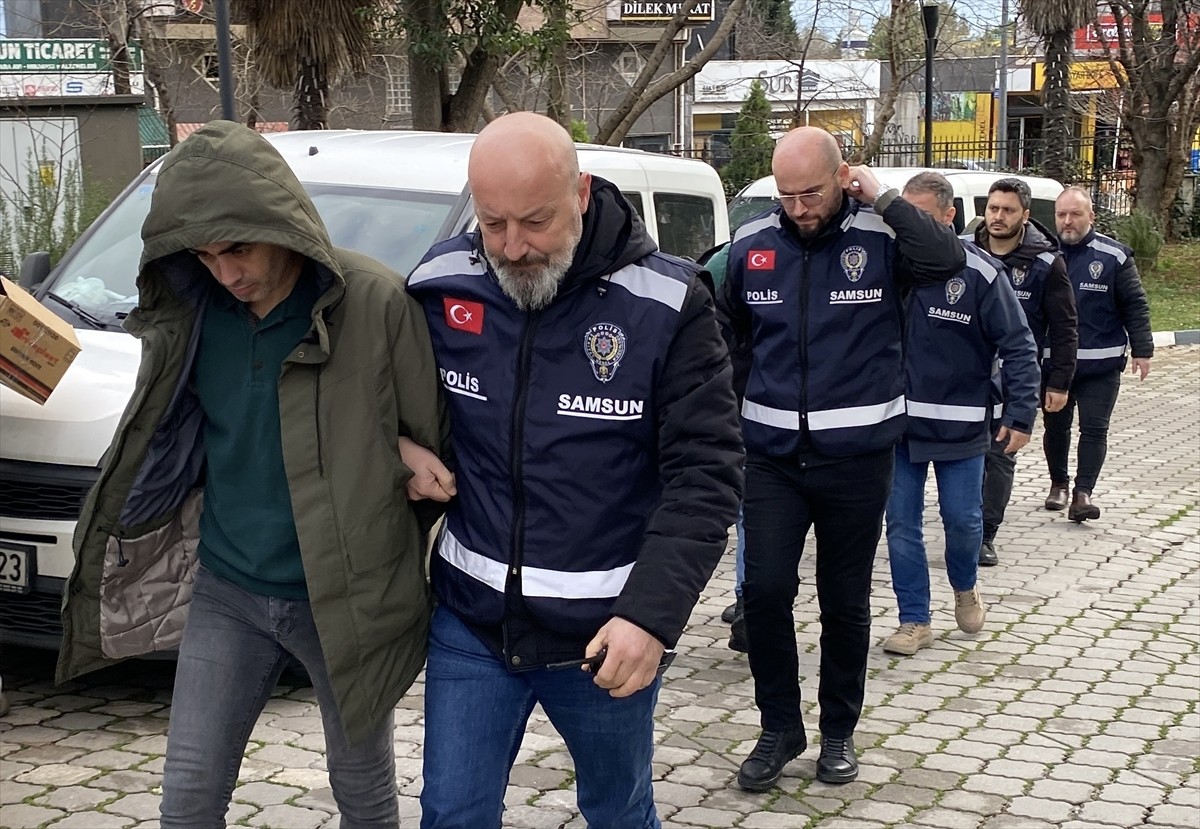 Samsun'un İlkadım ilçesinde elektrikli bisiklet çaldıkları iddiasıyla 5 şüpheli gözaltına...