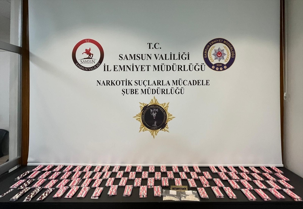 Samsun'un merkez İlkadım ilçesinde düzenlenen uyuşturucu operasyonunda 3 şüpheli gözaltına alındı....