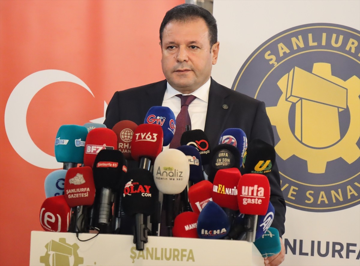 Şanlıurfa Ticaret ve Sanayi Odası (ŞUTSO) Başkanı Mehmet Yetim, kentteki bir restoranda...