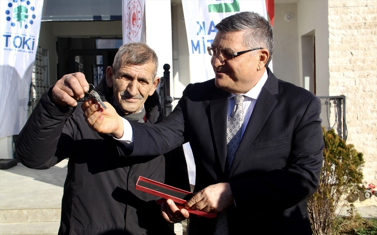 Sinop'ta Çevre, Şehircilik ve İklim Değişikliği Bakanlığı Toplu Konut İdaresi (TOKİ) Başkanlığınca...