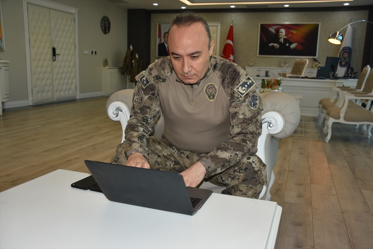  Şırnak İl Emniyet Müdürü Serdar Büyükleblebici, Anadolu Ajansının (AA) gözünden 2024'e damga...