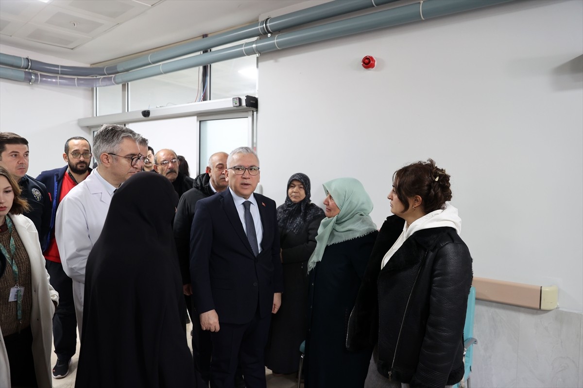 Sivas'taki Yıldız Dağı Kış Sporları ve Turizm Merkezi'nde bir otelde dinlenme odasında meydana...