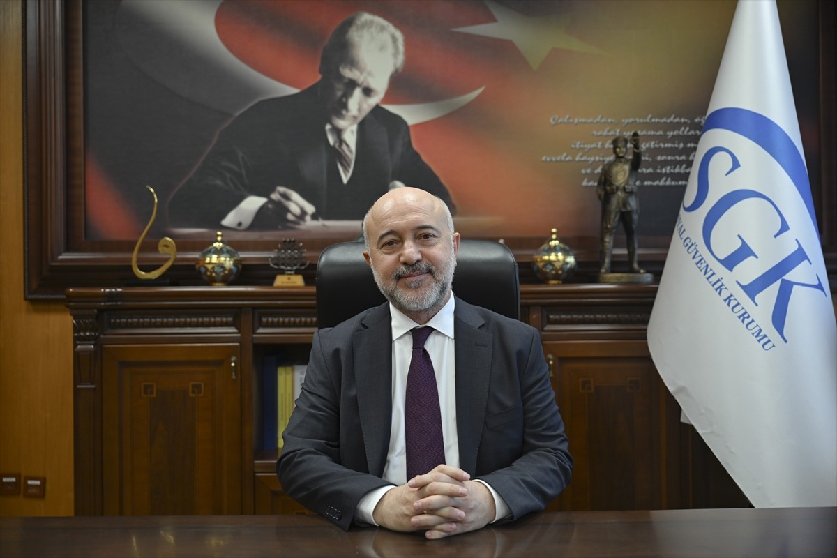 Sosyal Güvenlik Kurumu (SGK) Başkanı Raci Kaya, Anadolu Ajansının (AA) gözünden 2024'e damga vuran...