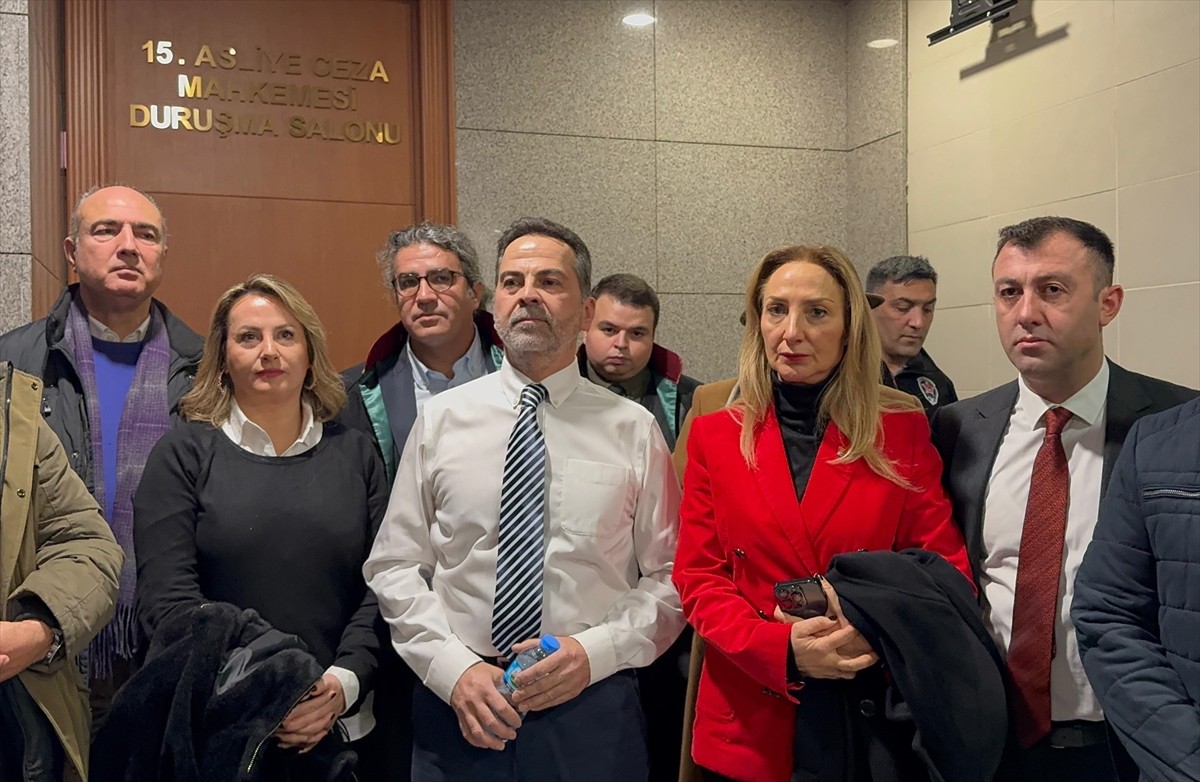 Sosyal medyada "halkı yanıltıcı bilgiyi alenen yaydığı" iddiasıyla yargılanan eski Arama Kurtarma...