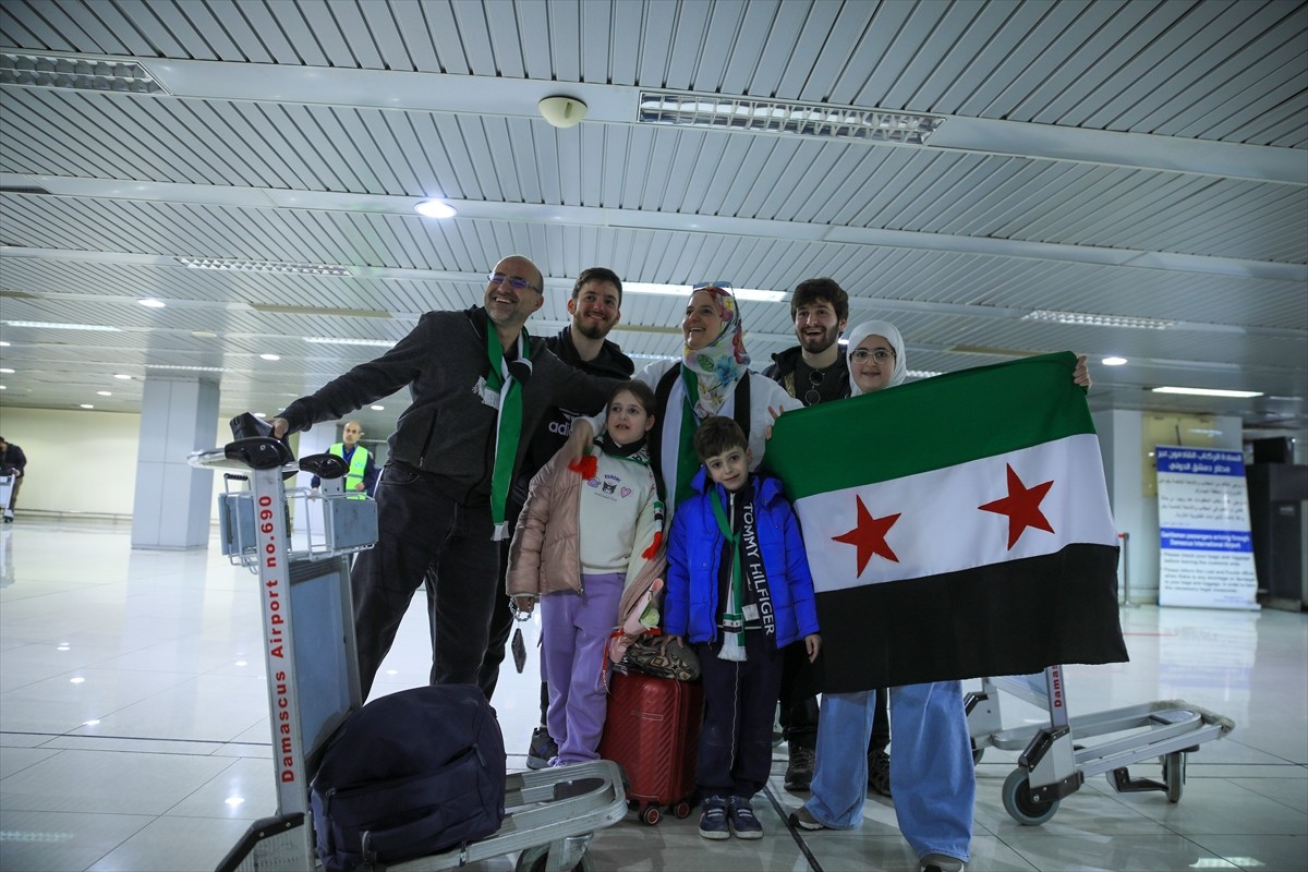 Suriye'de Baas rejiminin devrilmesinin ardından 18 Aralık'ta yeniden faaliyete geçen Şam...