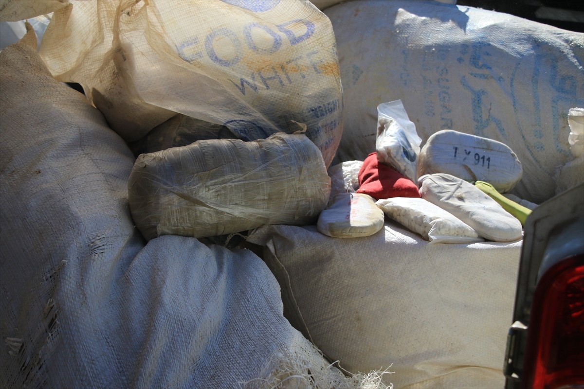 Suriye'de Genel Güvenlik İdaresi, devrik Baas rejiminin lideri Beşşar Esed'in kardeşi Mahir...